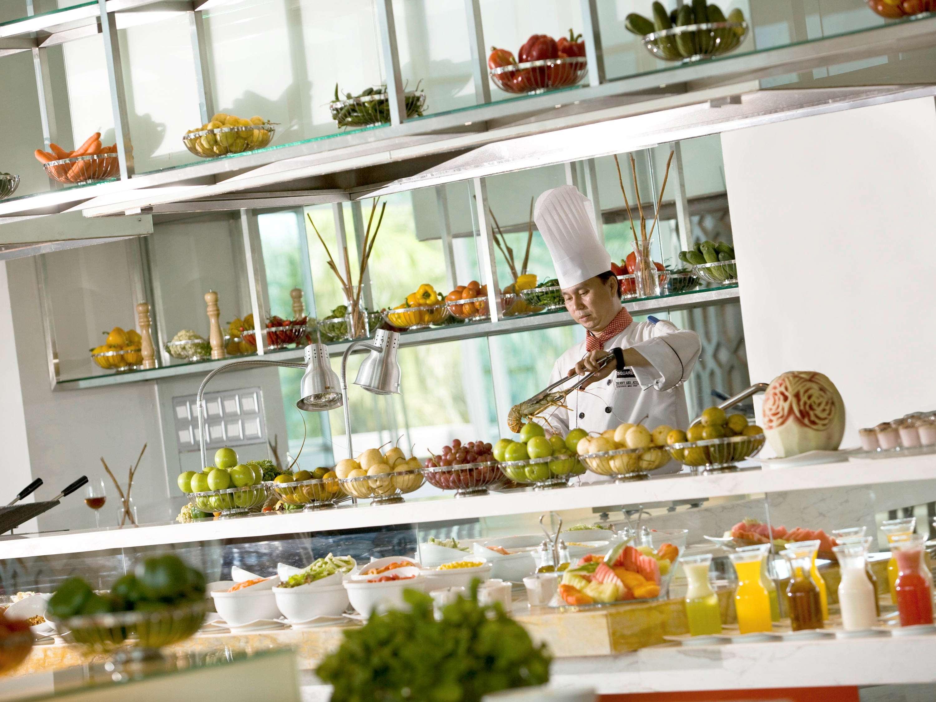 Novotel Bangka Hotel & Convention Center Pangkal Pinang Restaurace fotografie